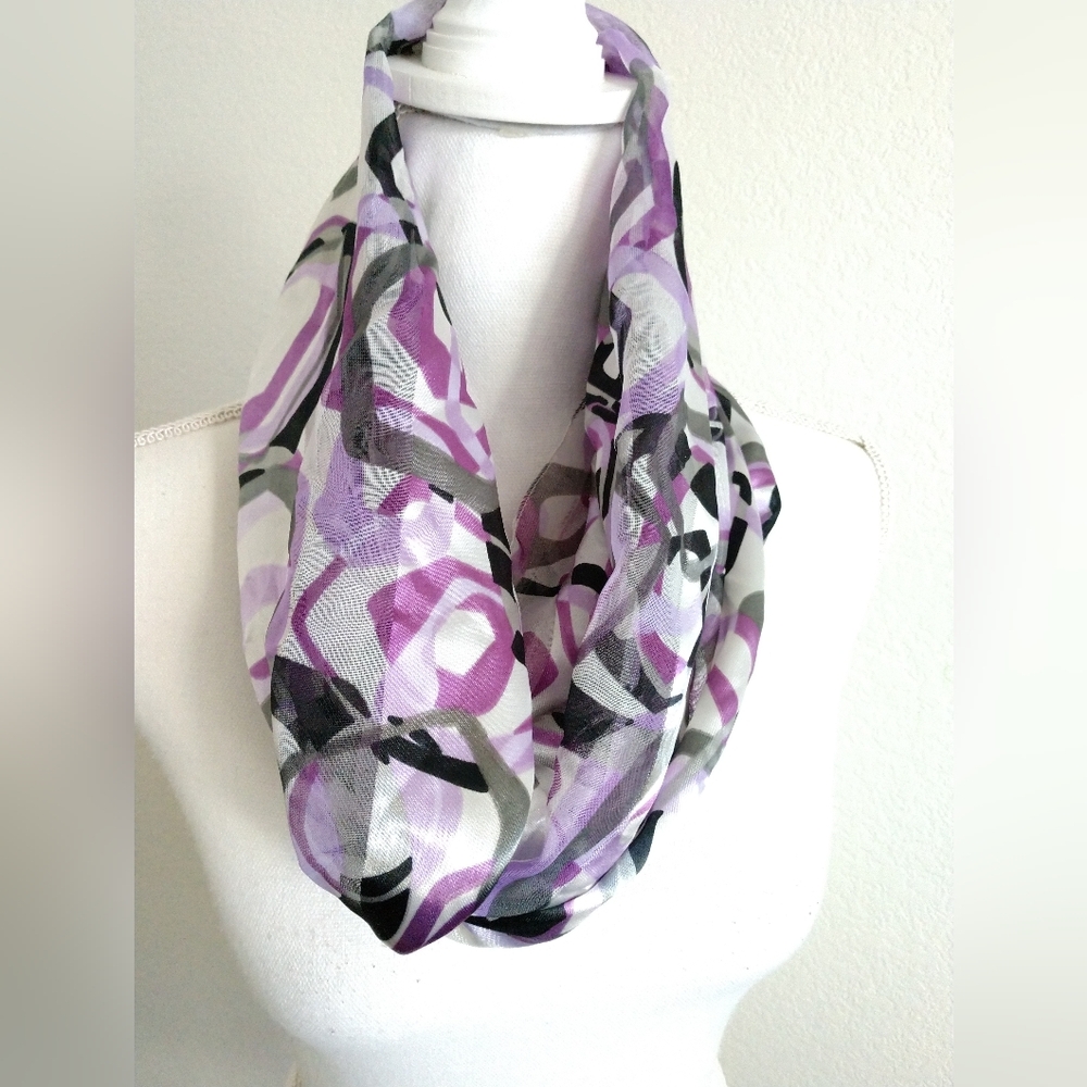 Pretty Vintage Shiny Sheen Purple Grey Infinity Scarf Geometric Print Circle